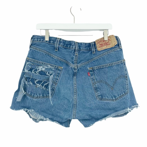 Levi’s Denim Cutoff Shorts - Picture 3 of 6